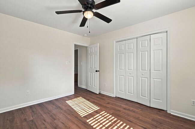 Building Photo - 928 S Willhaven Dr