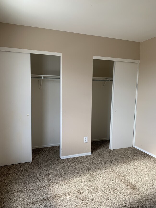 Building Photo - 6796 S Parliament Dr