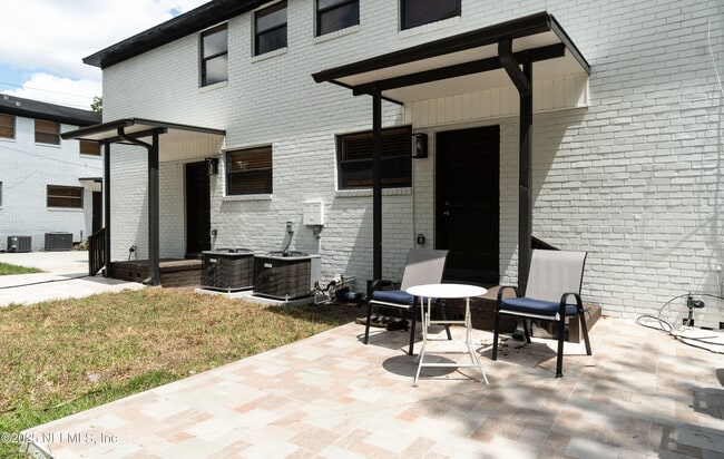 Building Photo - 1510 Naldo Ave