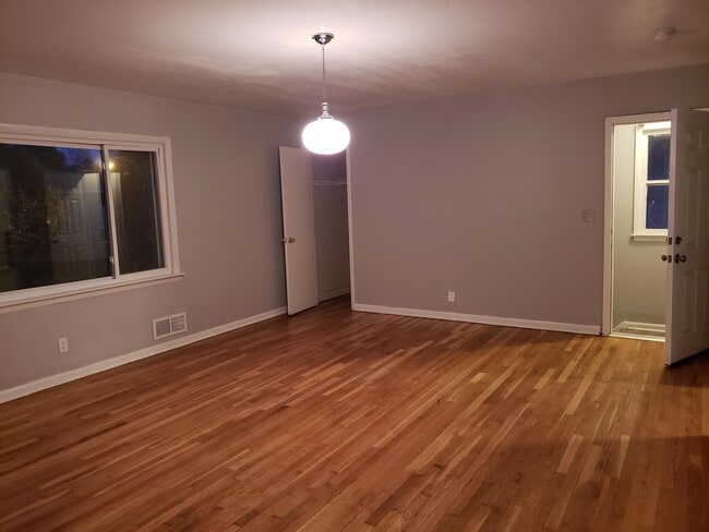 Building Photo - 5337 N 83rd St