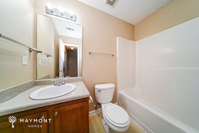 Building Photo - 2105 Marlin Dr
