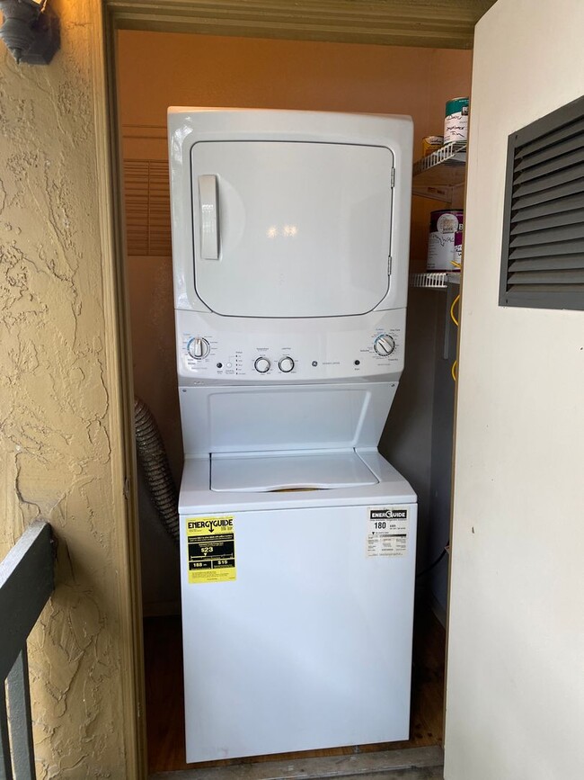 Building Photo - Rancho Bernardo Waterbridge Condos