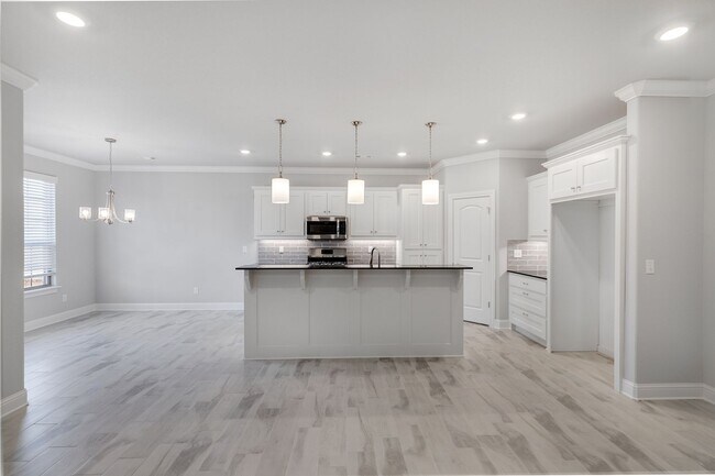 Building Photo - 500 Piper Ln
