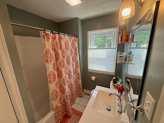 Building Photo - CHARMING 2BD 1BA HOME IN HAMEL