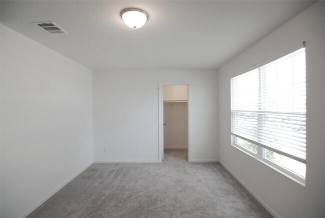 Building Photo - 1052 Water Oak Ln