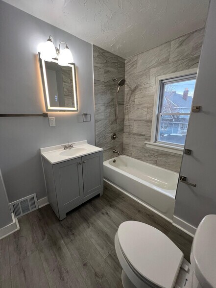 Building Photo - 3332 Cedarbrook Rd