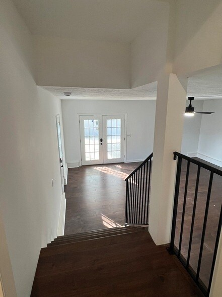 Building Photo - 2654 Crosspark Dr