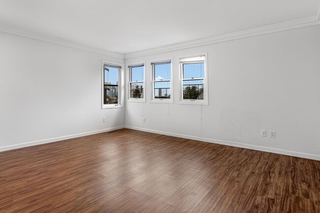 Building Photo - Large Capitol Hill House- Prime Location