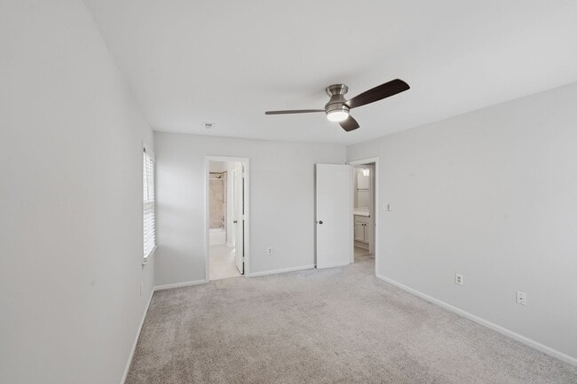 Building Photo - Don’t Miss This Beautiful 3BR Stone Orchard Home with Warm Wood Floors & Fireplace!