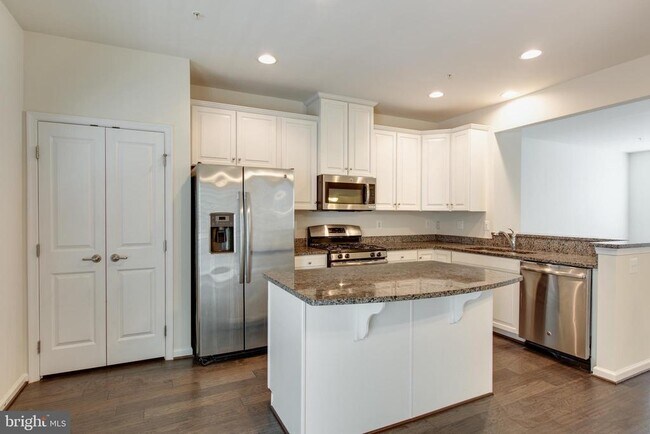Building Photo - 7231 Winding Hills Dr