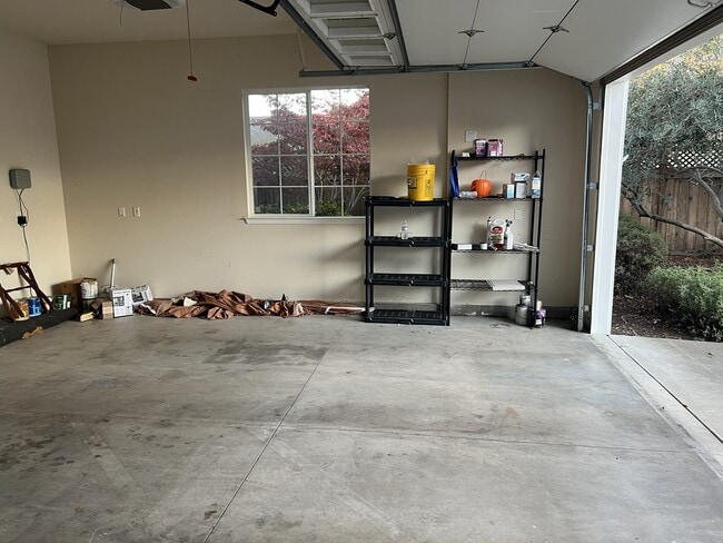 Building Photo - 853 Palou St