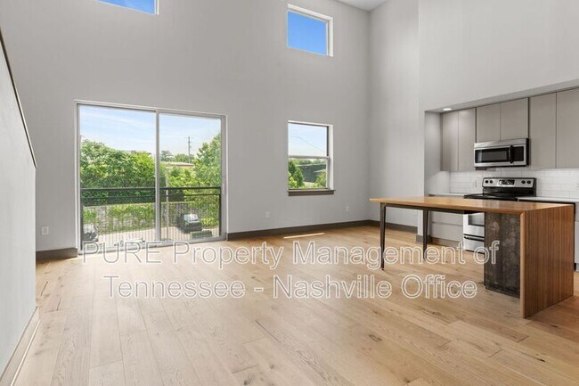 Building Photo - 1260 Martin St