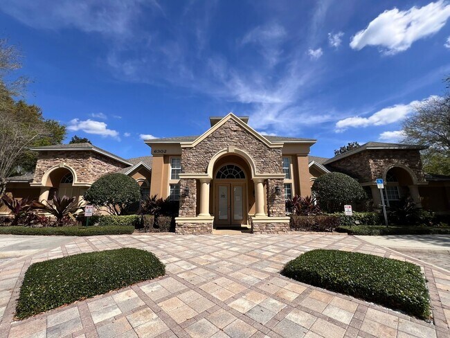 Building Photo - Great townhouse -  available now!