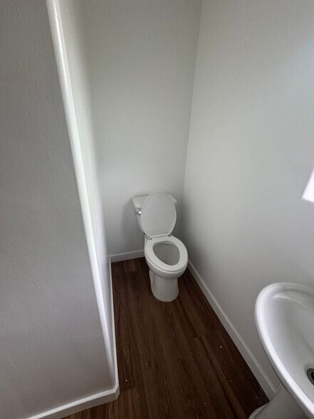 Building Photo - 903 Regal Canyon Dr