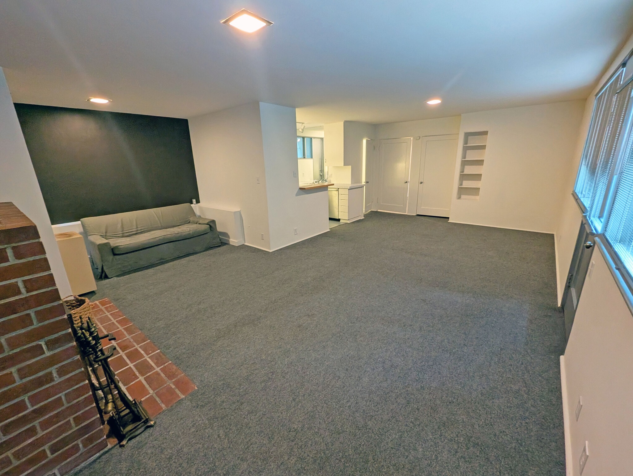 Building Photo - 648 Kelton Ave