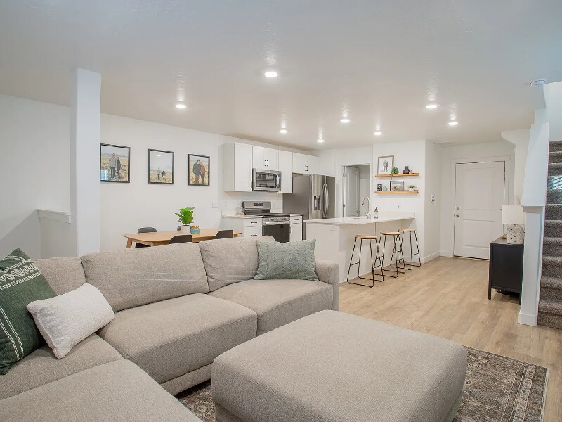 Building Photo - 3758 Orinda Dr