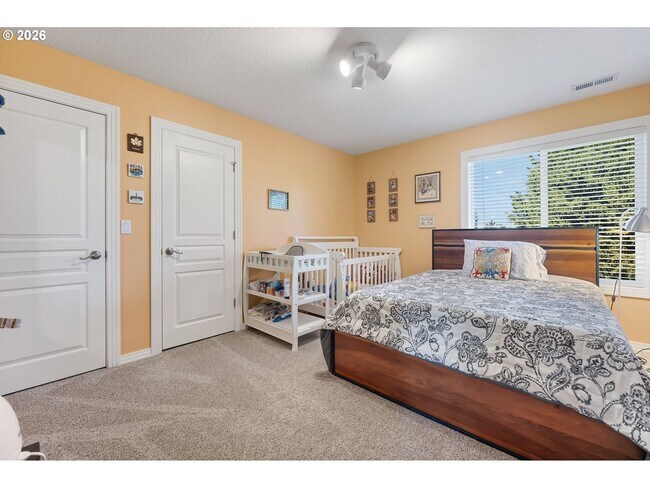 Building Photo - 13923 SW Mistletoe Dr