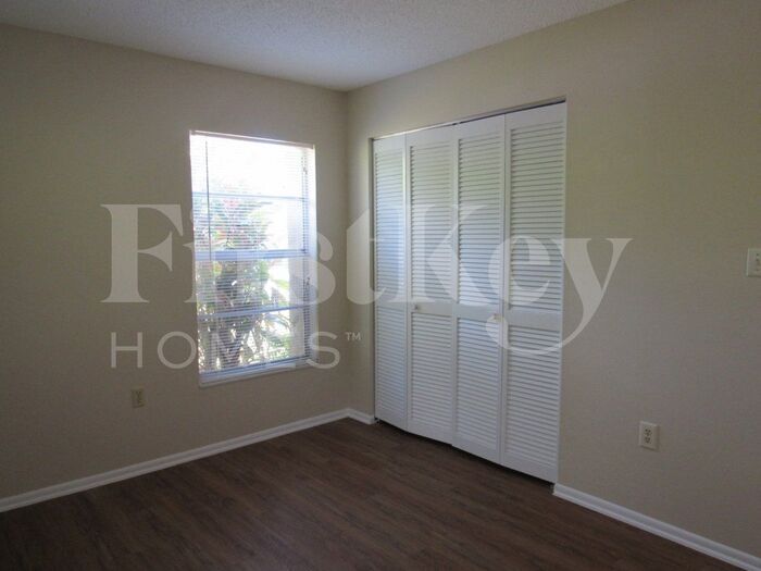 Building Photo - 4075 Dotham St