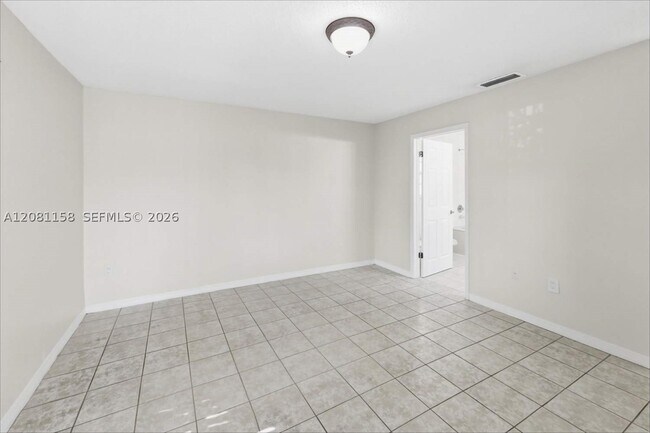 Building Photo - 957 NW 128th Pl