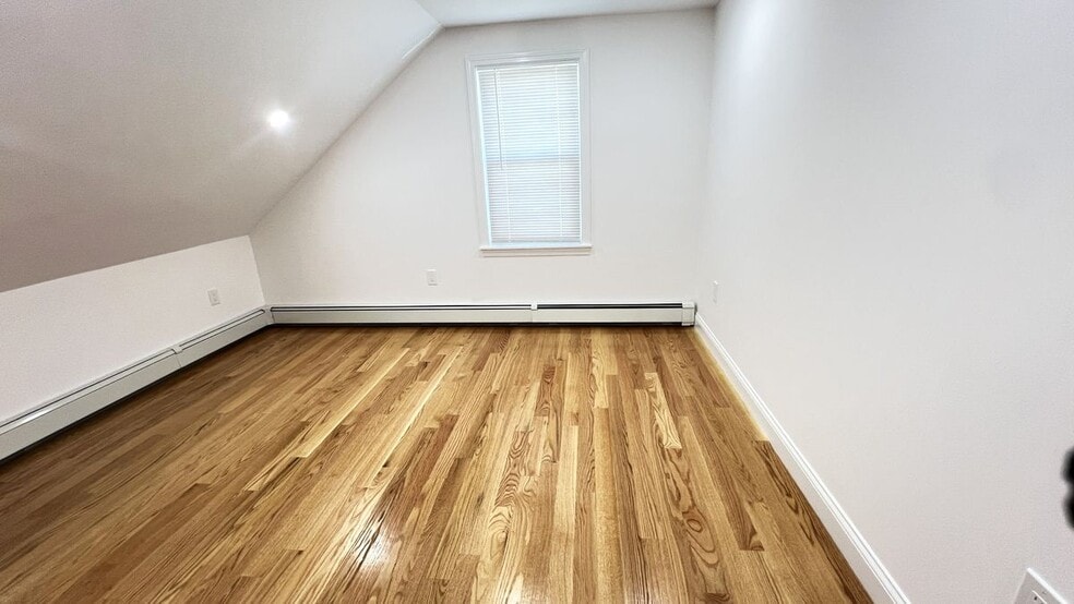 Building Photo - 50 Conant St