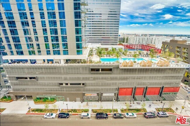 Building Photo - 1155 S Grand Ave