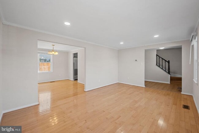 Building Photo - 3301 Fallowfield Dr