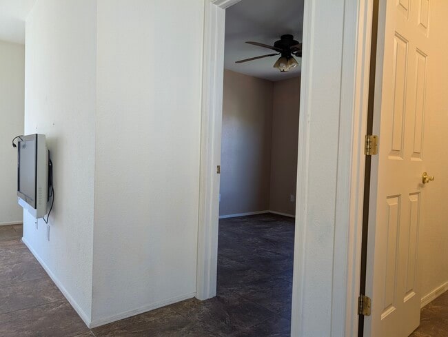 Building Photo - 4179 E Wading Pond Dr