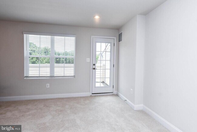 Building Photo - 7102 Druce Way