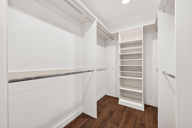 Building Photo - 903 Sugarfield Ct
