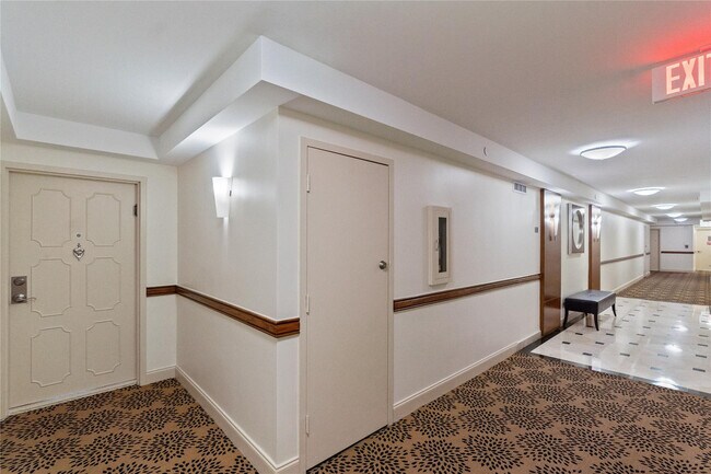 Building Photo - 1920 S Ocean Dr