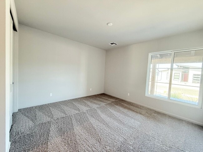 Building Photo - Brand New home in Jasper!