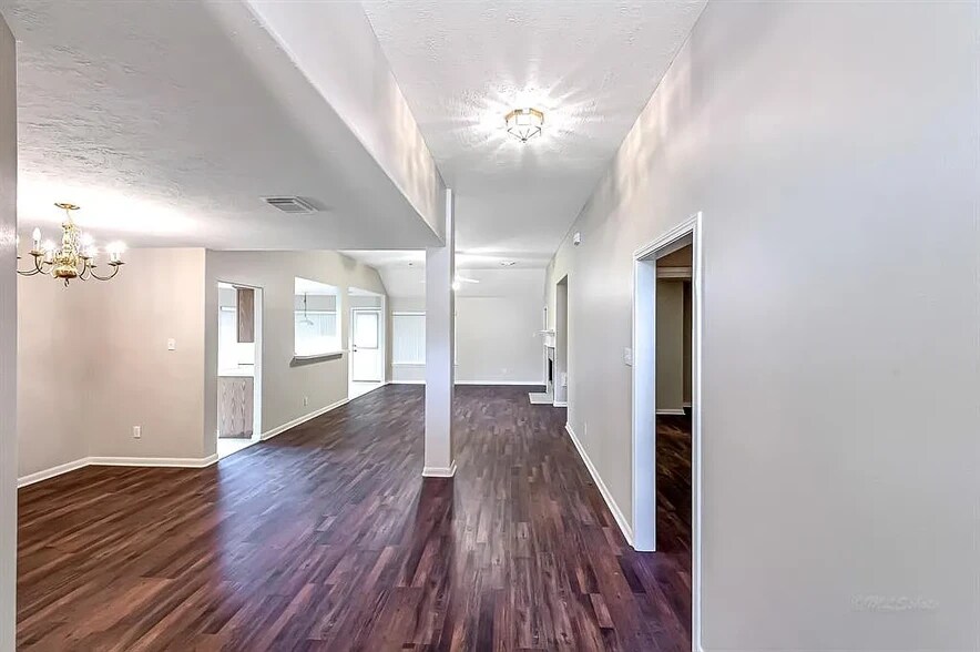 Building Photo - 3315 Candlepine Dr