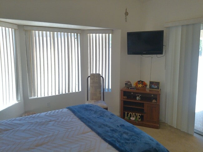 Building Photo - Winter Rental