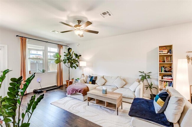Building Photo - 15805 Oglethorpe Dr