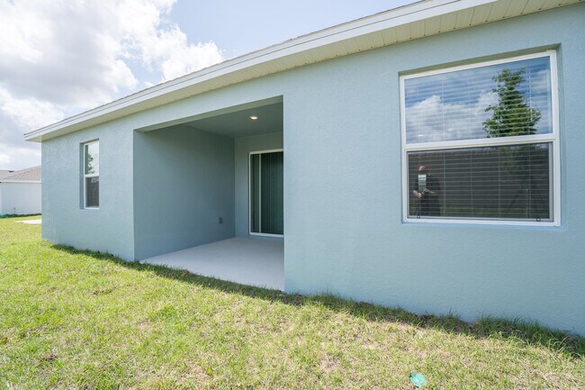 Building Photo - 2047 Punch Bowl Ave