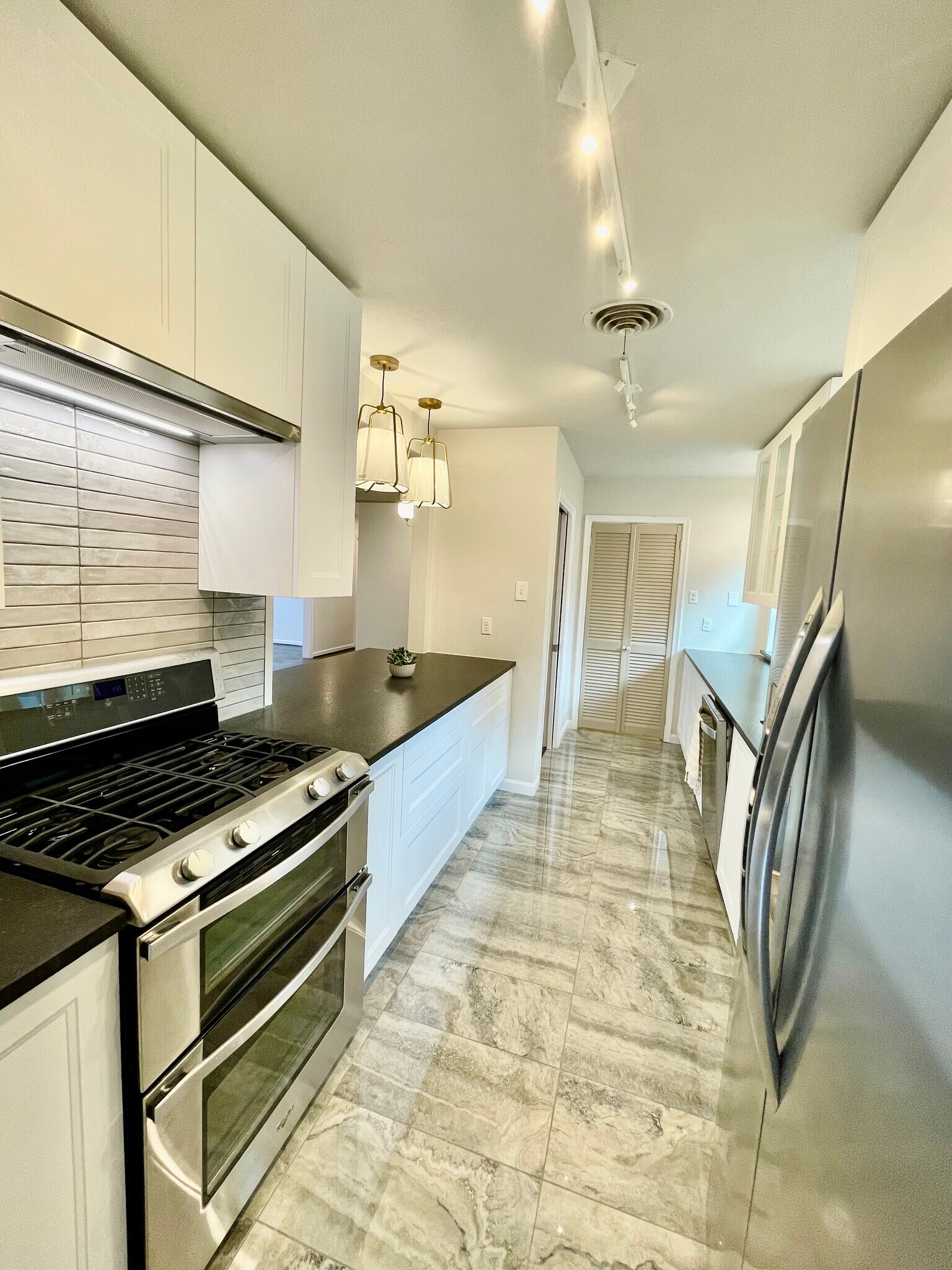 Building Photo - 10654 Sandpiper Ln