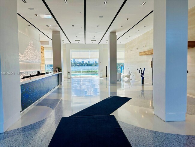 Building Photo - 650 West Ave