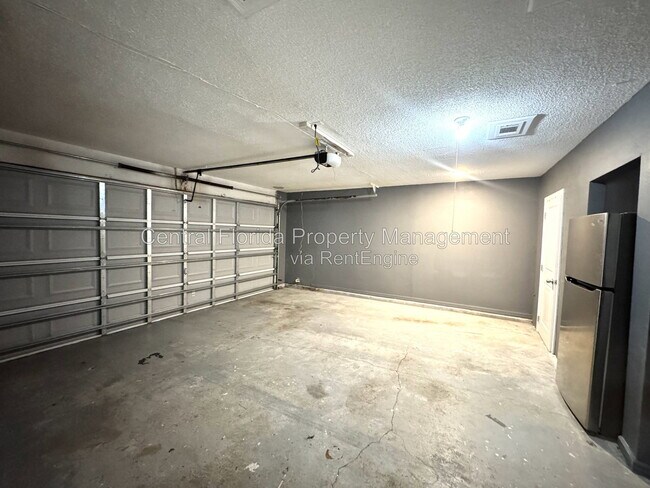 Building Photo - 658 Elwood St