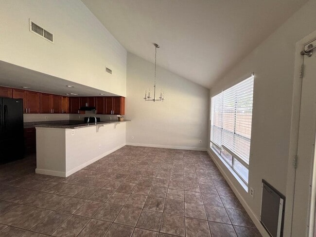 Building Photo - 3818 W Harrison St