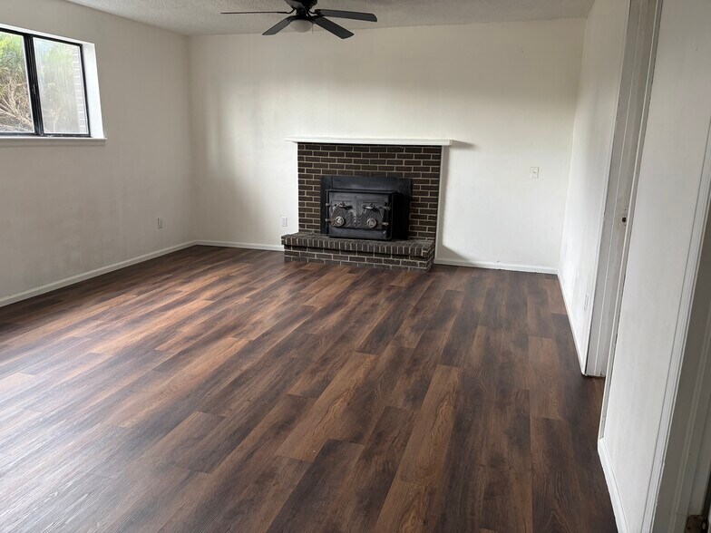 Building Photo - 9600 Pecos St