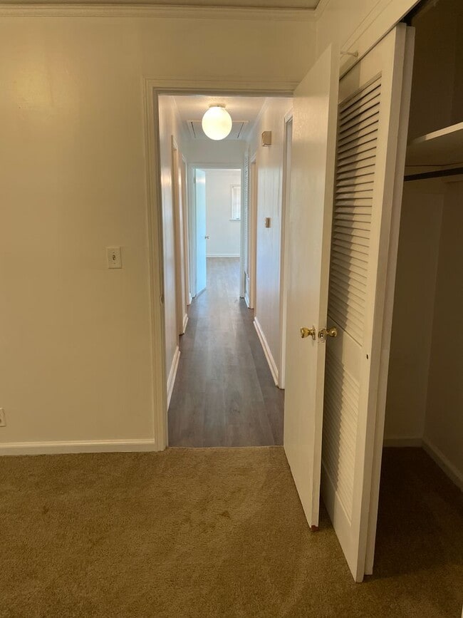 Building Photo - 688 Joryne Dr