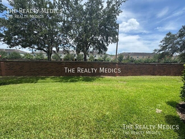 Building Photo - 2832 Adelaide Ct