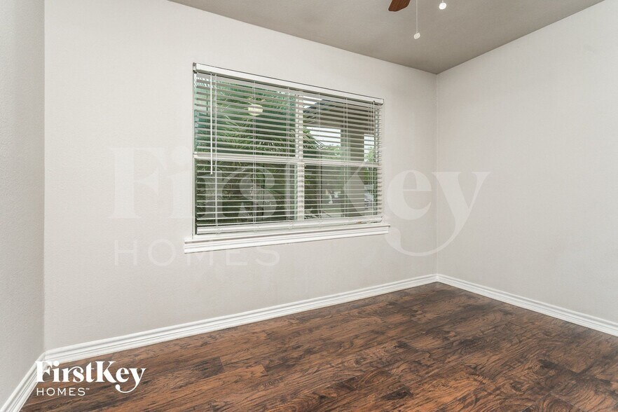 Building Photo - 11517 Fernald Ave