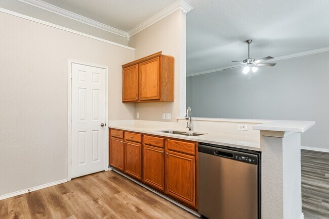 Building Photo - 926 Pheasant Dr