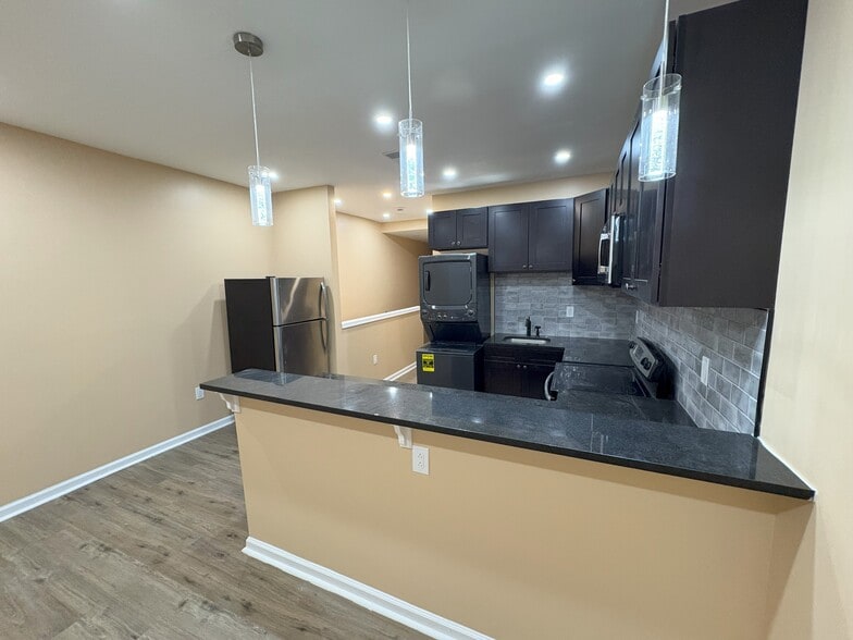 open kitchen concept - 2214 N Delhi St
