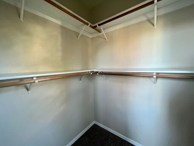 Building Photo - HAR70