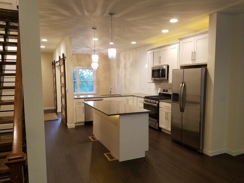 Building Photo - 1408 Sunset Ct