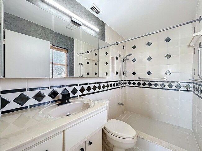 Building Photo - 3717 46th Ave S