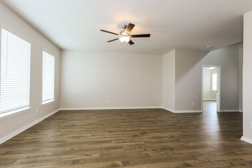 Building Photo - 468 Beechwood Hacienda Dr