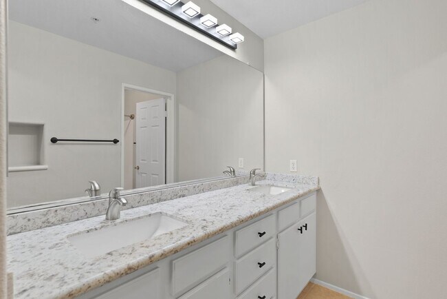 Building Photo - 39908 Millbrook Way